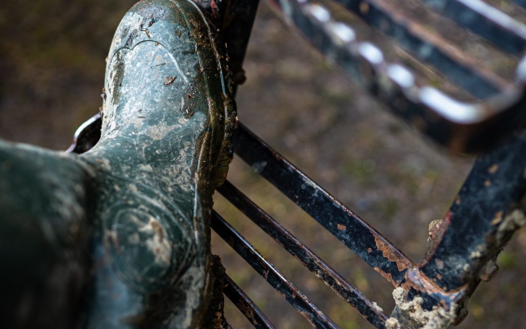 Multicleaner Pinalen® Original cleans dirt on outdoor metal stairs